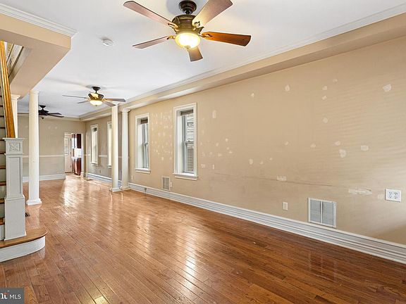 4th image of 2 E Collings Ave