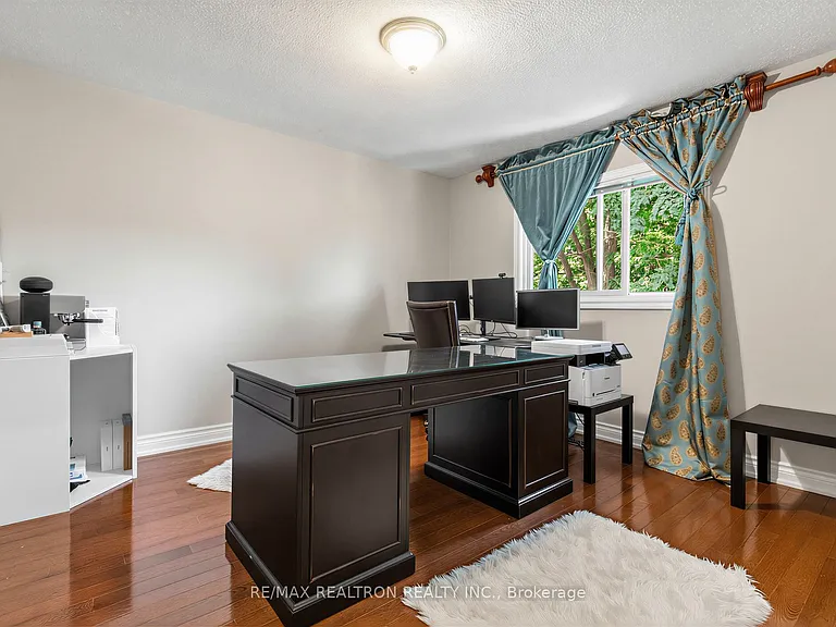 210 Westmount Blvd — Photo 28