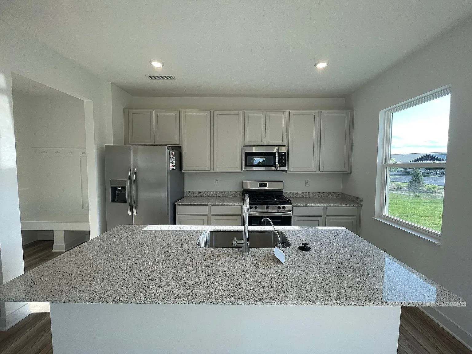 5 bed, 2547 sqft, $2,750 — Photo 4