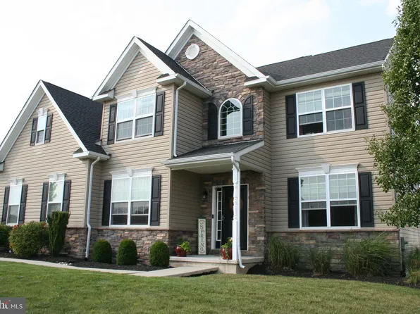 2282 Sterling Dr, Gilbertsville, PA 19525