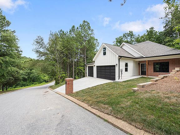 4th image of 6512 Flagstone Dr