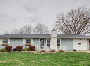 2120 Sunnybrook Dr W, Quincy, IL 62301