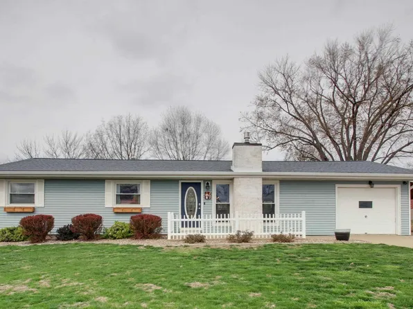 2120 Sunnybrook Dr W, Quincy, IL 62301