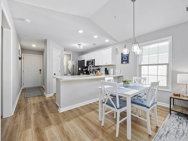 485 White River Dr #30G — Photo 8