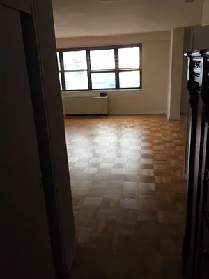 Rented by UES Management | media 51