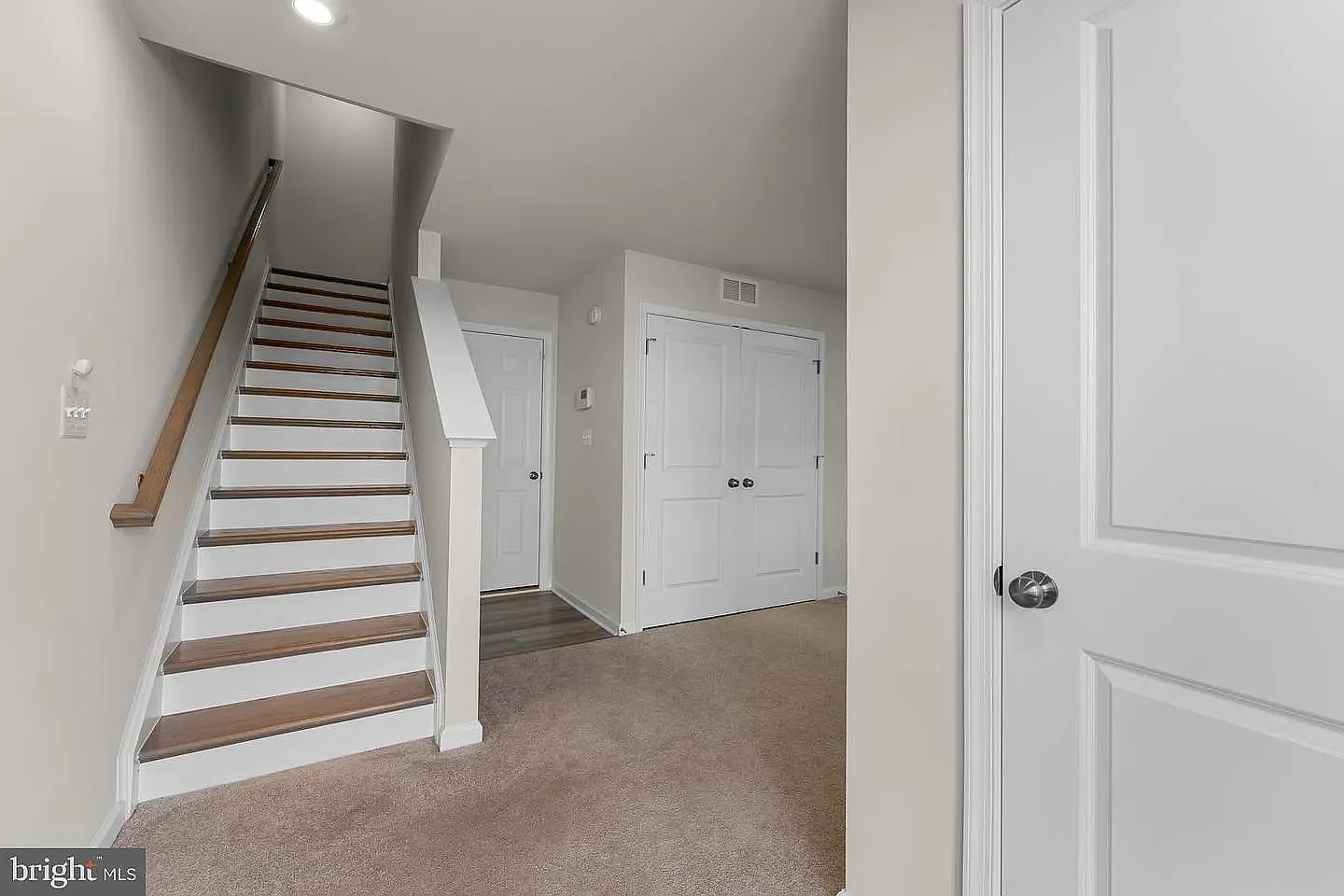 3 bed, 1745 sqft, $2,200 — Photo 2