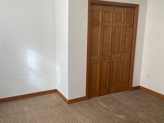 5th image of 810 10th St NE APT 1