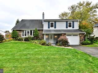 87 Hedgerow Dr, Yardley, PA 19067