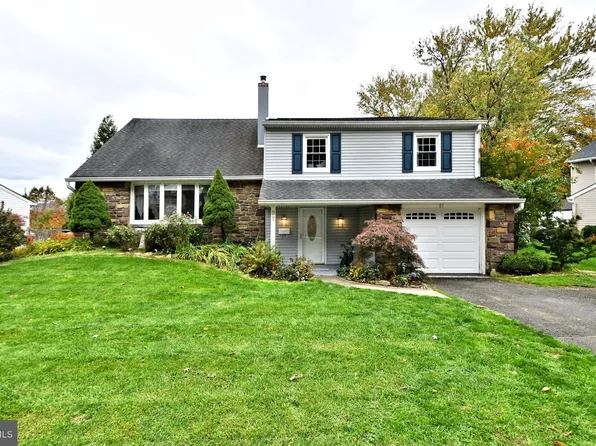 87 Hedgerow Dr, Yardley, PA 19067