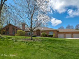 11N333 Williamsburg Dr, Elgin, IL 60124