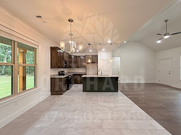 5th image of 11 Shetland Cir