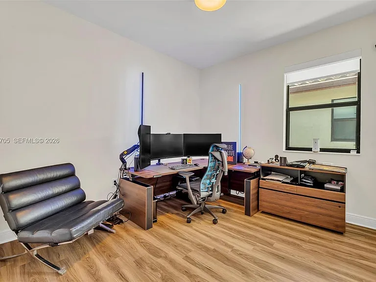 10204 NW 86th St — Photo 58