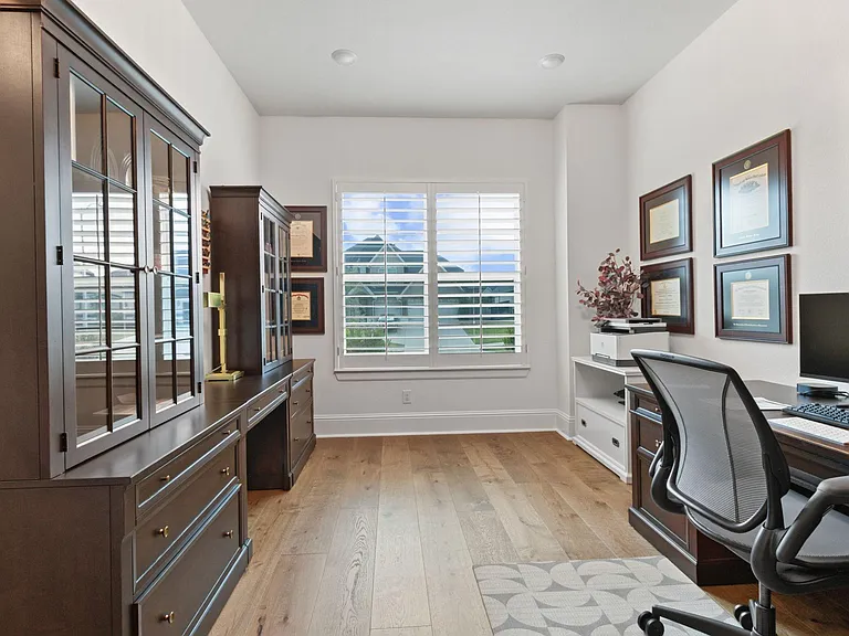 902 Falcon Hollow Ln — Photo 10