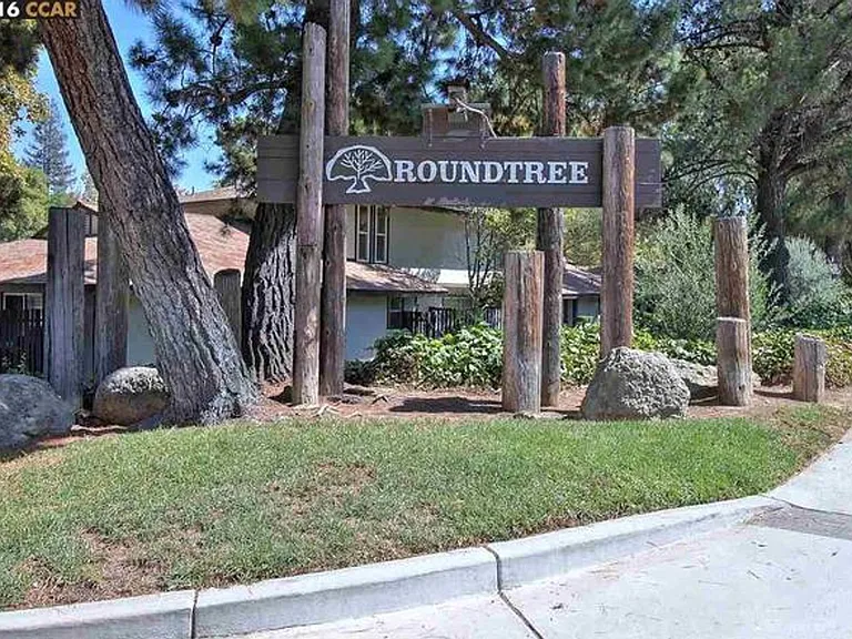 5420 Roundtree Ct #B — Photo 25