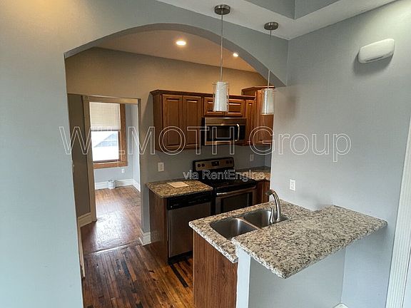 5th image of 410 E 16th St Unit 2