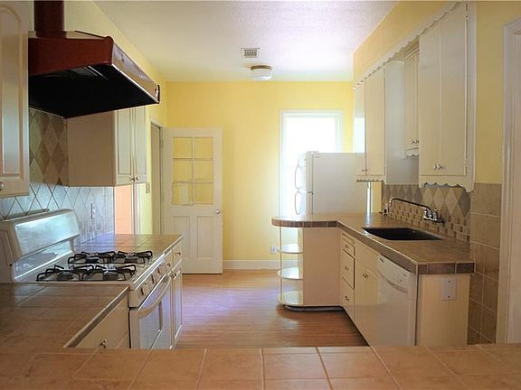 5th image of 603 N Avenue C