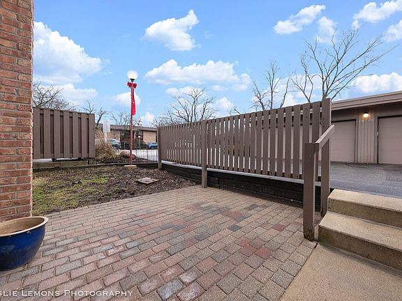 3rd image of 5944 Meadow Dr #5944