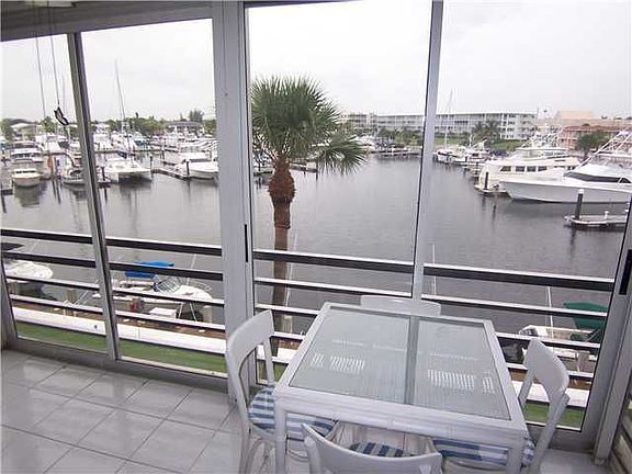 5th image of 21 Yacht Club Dr APT 307