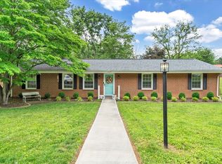 5249 Cave Spring Ln, Roanoke, VA 24018