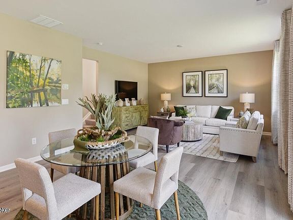 7th image of this home