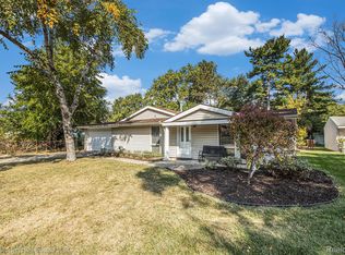 2835 Genes Dr, Auburn Hills, MI 48326