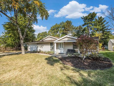 2835 Genes Dr, Auburn Hills, MI, 48326