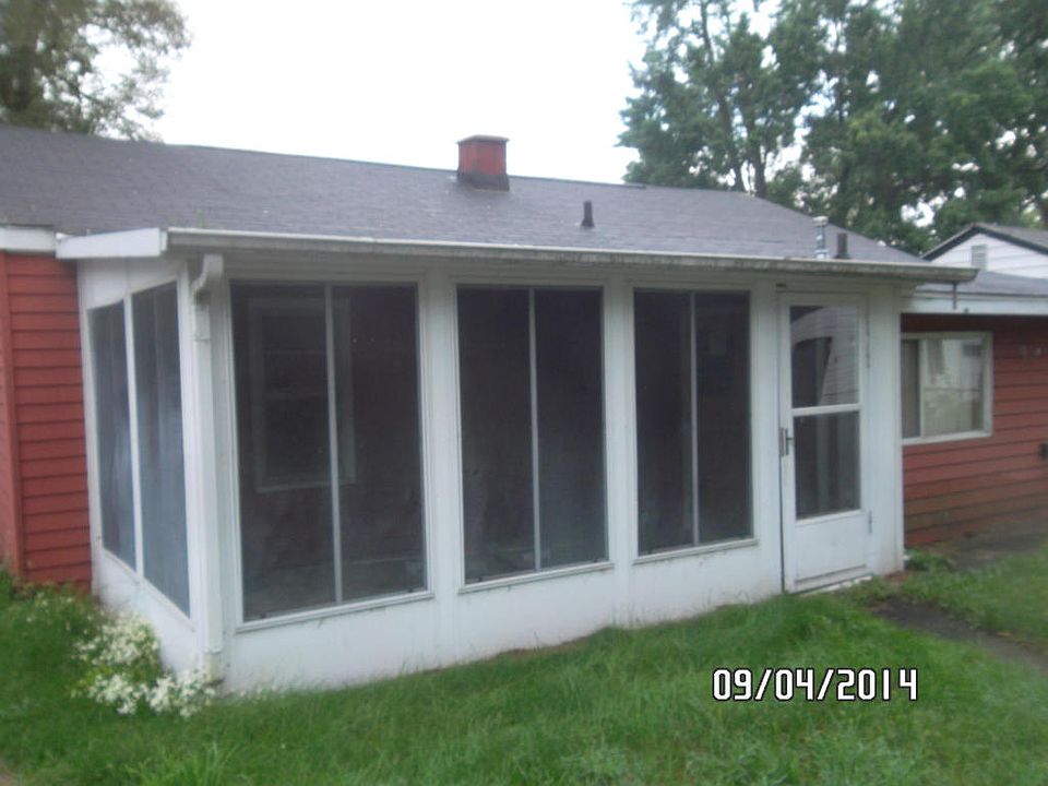 2nd image of 134 Morgan Ave W
