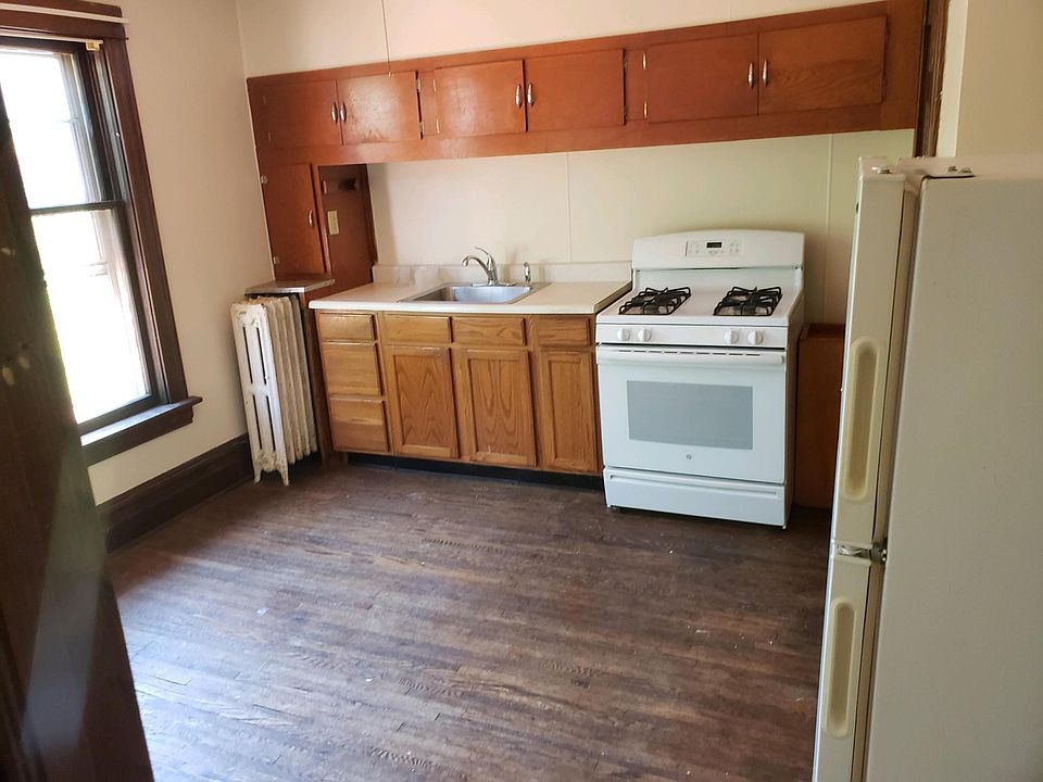 2nd image of 961 S Lincoln Ave APT 4