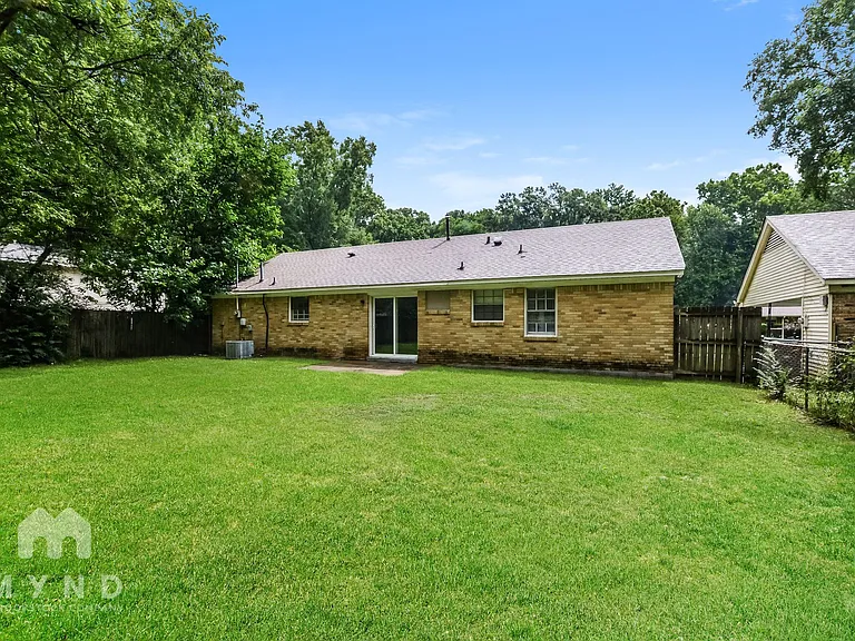 2593 Courtney Dr — Photo 18