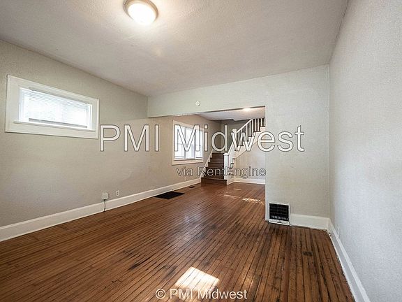 3rd image of 411 W 40th St