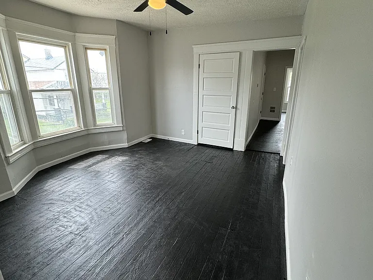 3860 E 72nd St #3 — Photo 18
