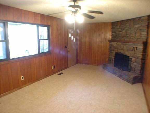 3rd image of 3 Enfield Dr