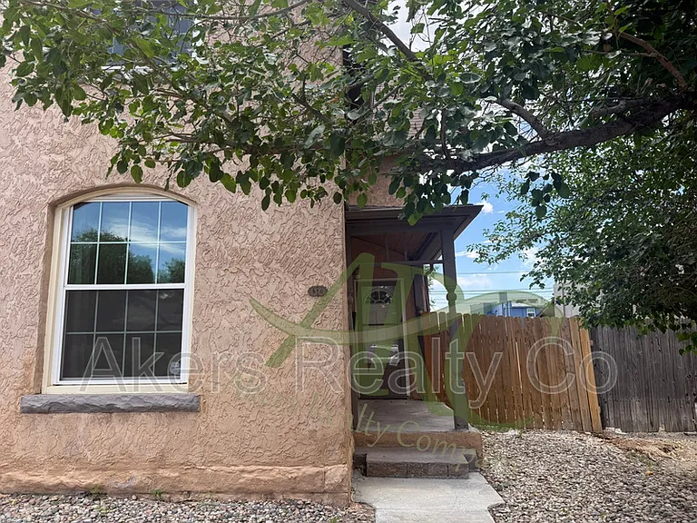 518 W 9th St — Photo 7