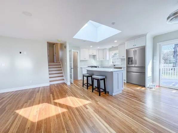 552 Center St, Hanover, MA 02339