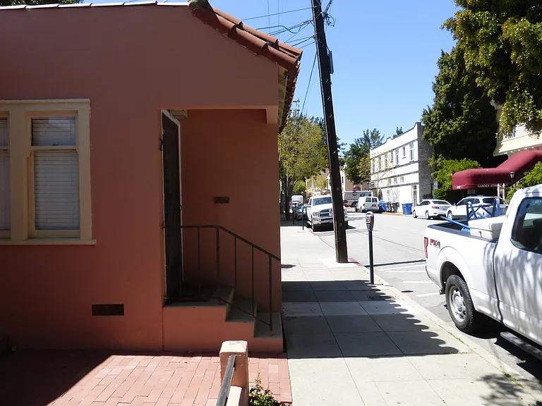 1231 Garden St #2 — Photo 6