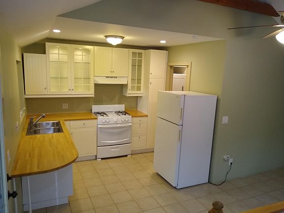 2nd image of 1355 1/2 E Elizabeth St