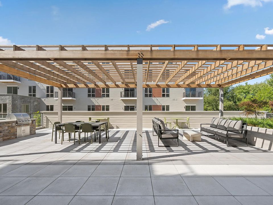 Fire up the grill and dine al fresco at Modera Newton in Newton, MA.