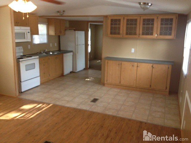 2nd image of 124 Keithway Ln