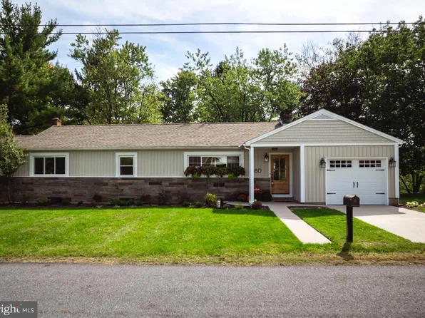 180 W Caren Dr, Grantville, PA 17028