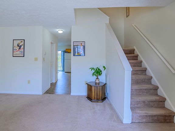 2nd image of 80 Pinnacle Ln