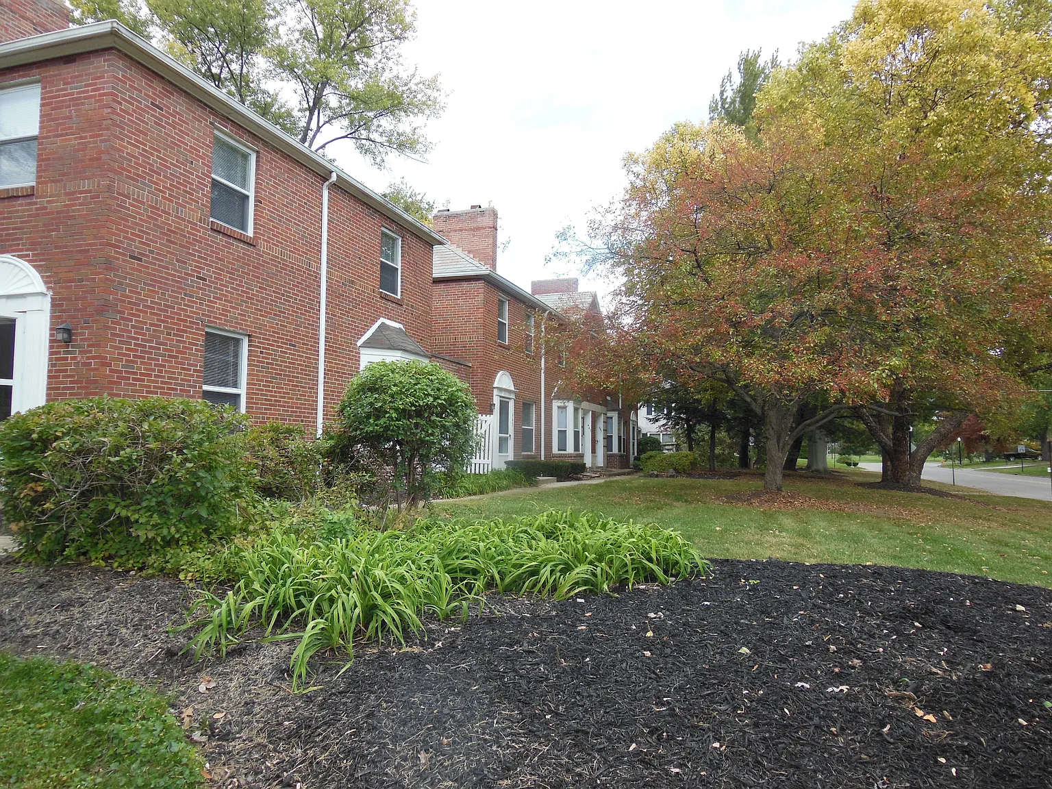 2 bed, 1100 sqft, $1,295 — Photo 1