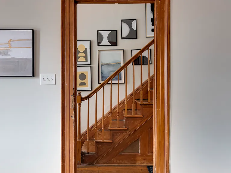 Cedar St — Photo 9