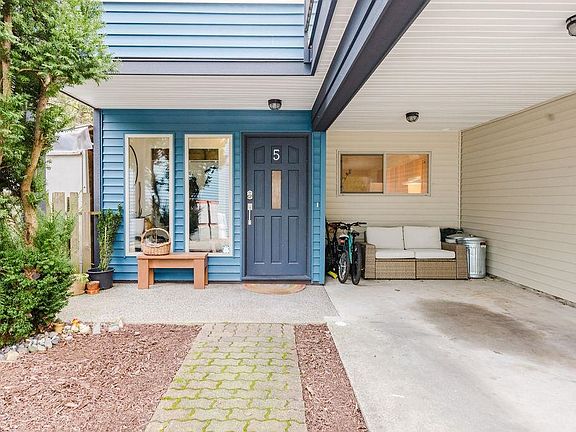 2nd image of 623 Farnham Rd #5