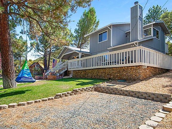 4th image of 8025 Lilac Ln