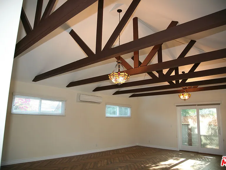 6621 N Nagle Ave — Photo 17