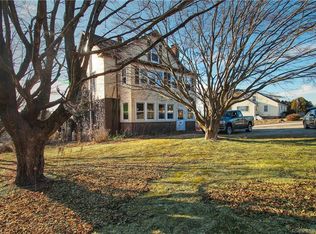 186 Sentinel Hill Rd, Derby, CT 06418