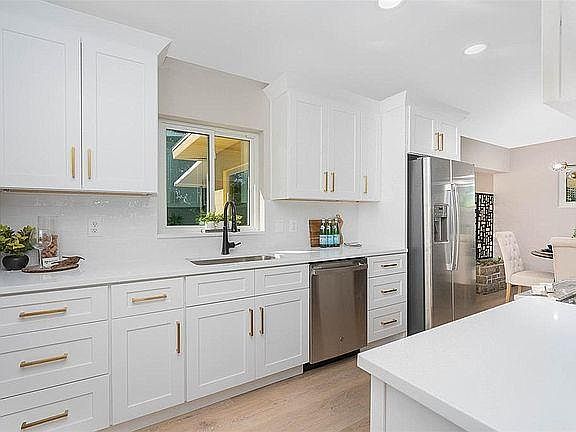 4th image of 1308 Catalpa Ln
