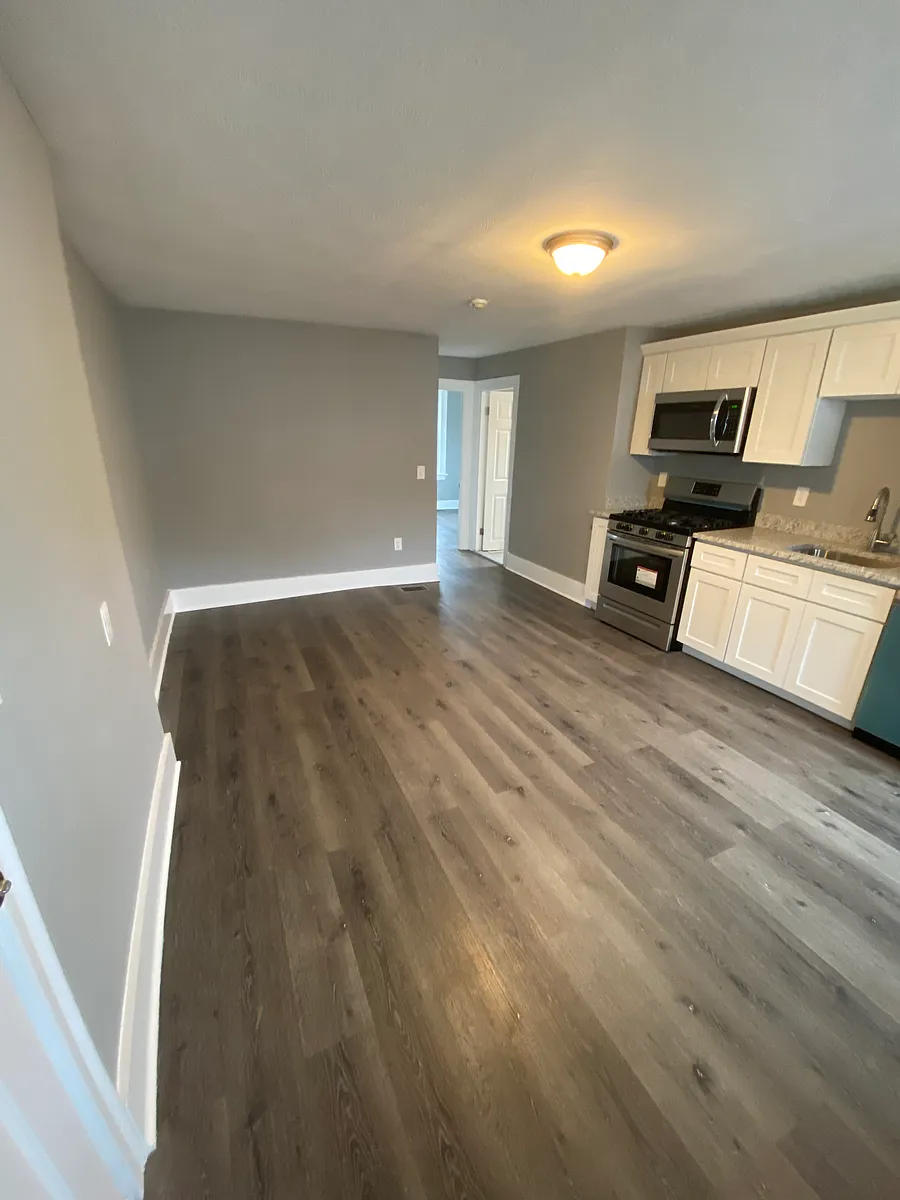 Building Photo - 654 Manton Ave #R
