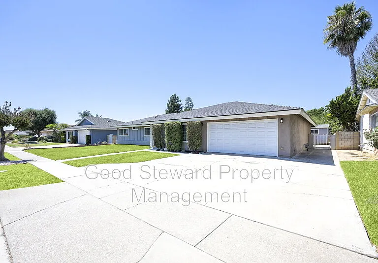 1219 N Van Buren St — Photo 3