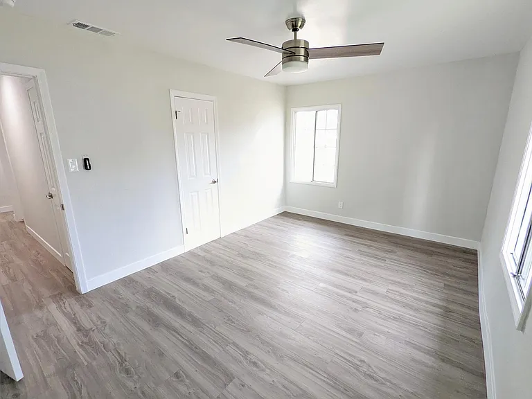 12602 Foxley Dr — Photo 18